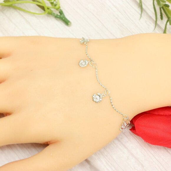 "Trendy Handmade Bracelet – A Thoughtful Gift for Girls & Women | UNVRC1092 - Picture 9 of 10